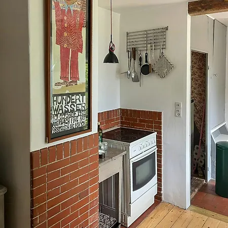 בית נופש Historic Charm By The Sea In הסלה