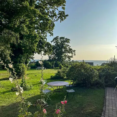 Historic Charm By The Sea In בית נופש