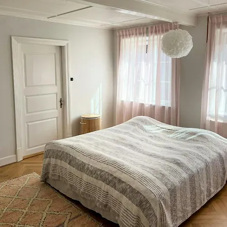 Historic Charm By The Sea In * Хасле